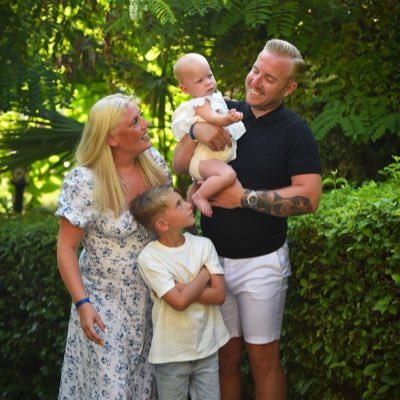 Mental health First Aider England 🗣️🧠 audere est facere 💙 ⚽️ regular on @Scarfeyspurtalk 🗣️ proud daddy to Dollie 🩷👶🏼 Champions of Europe! THFC 💙🤍 🏆