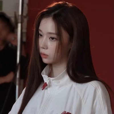 ugsatrax's profile picture. axela’s work account (🕷️) read expanded bio.