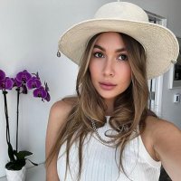 Julie🇺🇸🇨🇭 (@qowesbailcivvx7) 's Twitter Profile