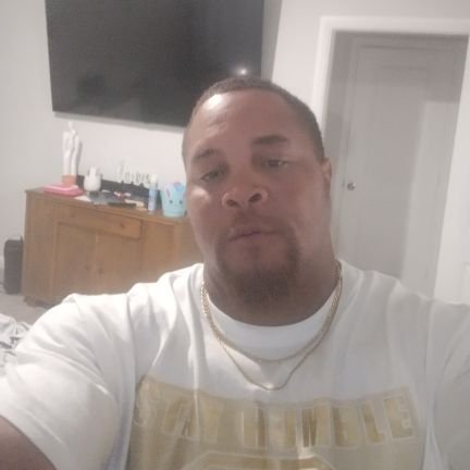 OntarioWil90617's profile picture. 