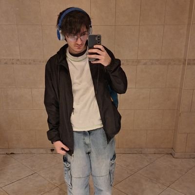 gastronómico y streamer en potencia, salame y reproductor de pelotudeces
ig:https://t.co/fsEQvMu4sk