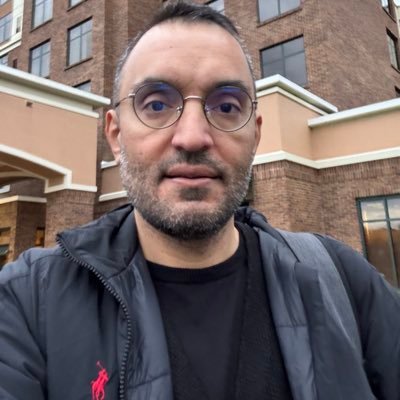 akaygisiz1983's profile picture.