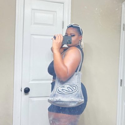 18+ 🔥 Touch. Tease. Finish. No faking, just me uncut😈 CUM with me. Invest in big momma https://t.co/cILOVFyPCx
