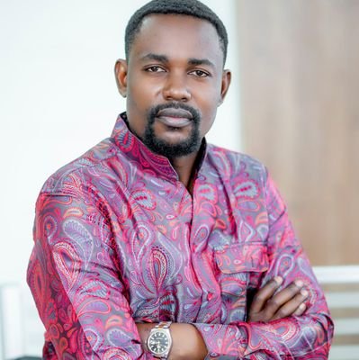 Journaliste/DG de l' #UnionAfrica (Groupe de presse), #Expert en com & #Analyste_Socio_politique, #Entrepreneur, Ecrivain.
Contact : +243821273254
