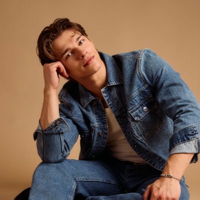 Alex Sampson ✞ Profile