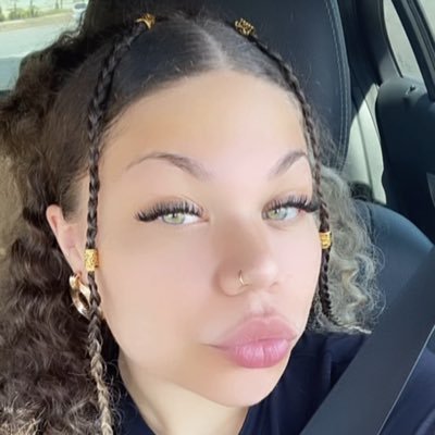 brittseverson's profile picture. t p w k ☻ 𝟜 𝟜 𝟜 ✨insta: brittseverson