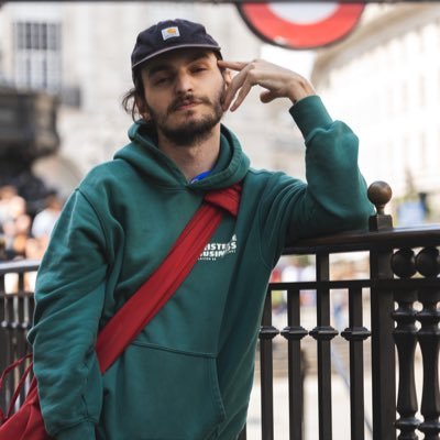 Photographer/ Monteur vidéo/ Filmaker Mail: https://t.co/JMZHy6b6Ya.contact@gmail.com