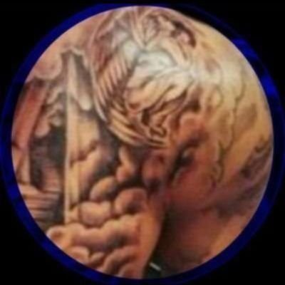 ex detenuto
Che ne sai di un bambino che rubava
e soltanto nel buio giocava
e del sole che trafigge i solai, che ne sai?