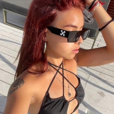 Brisbane’s sweet girl next door… until the lights go low, then it’s game on 😈🔥 Come see just how good bad can get… my free link’s waiting for you 😘