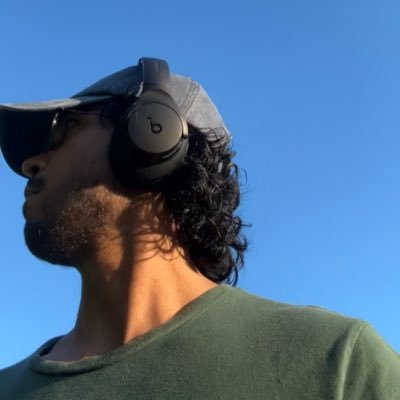 nameissarim_'s profile picture. 💻 FX Technical Director | Hollywood 🎞️ | Blowing things up (digitally) so actors don’t have to 💣🔥