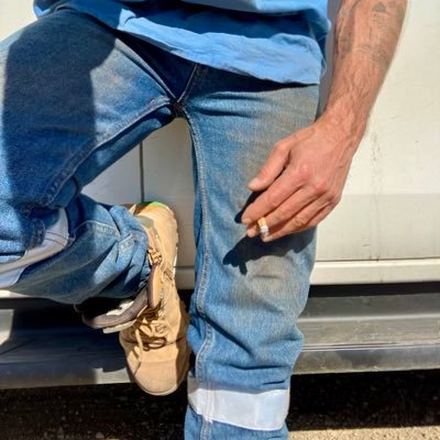 inked french-canadian dirtbag // smoker, full bush, mullet, moustache // living remote outback QLD // musky sweaty fucker // filthy cunt // dad never daddy
