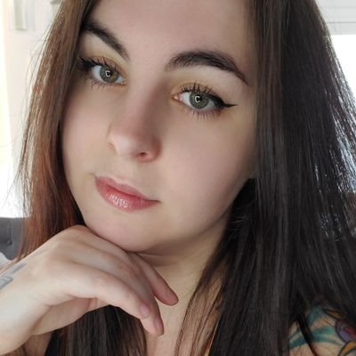 Québécoise 🍁| Fr/En | 🌸 Femme 🌸 | Gameuse,Dessinatrice, Streameuse, Fan de Zelda | 27 ans ⏳