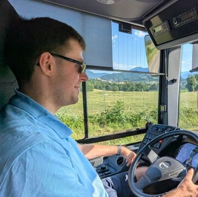 👉 Passionné transport (Bus et Tram)
📸 Appareil photo toujours prêt
Ambassadeur M réso
🚌 Conducteur ligne 25 !
🟠 Short-Track ▶ @CGALEshorttrack