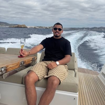 Nicolasg9827's profile picture. 
