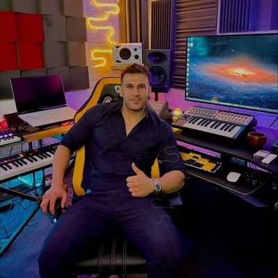 mahdipoorian's profile picture. یه دهه هفتادی عاشق وطن