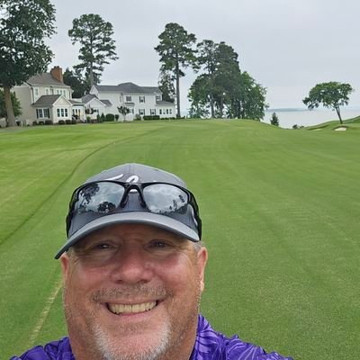 Husband. Retired teacher. #poppashowsie. Ball coach. Avid book reader.