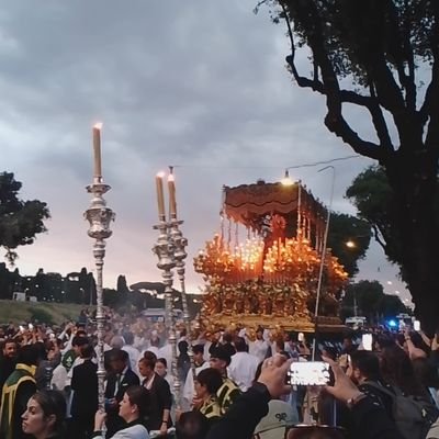 Cofrade por los cuatro costado
hermano y portador de Maria santísima de la concepción de malaga 💙🔔