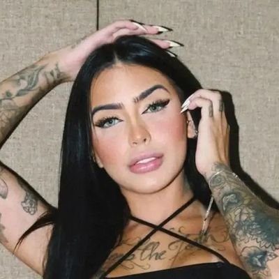 a melhor fonte de memes da melhor funkeira do Brasil, Mc Mirella