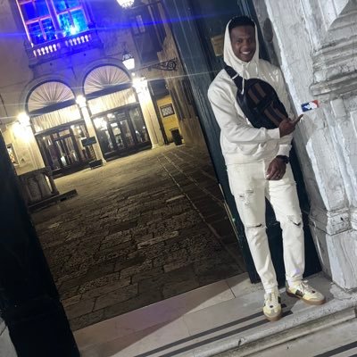 dontellmeyouloveme💯 Tampa🌴🐶Greensboro-Italy🇮🇹 #NCAT Alumni 👨🏾🎓 RËDËMPTÎØN😈 @dabigeyedbeauty is thee wife💞