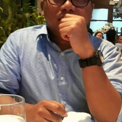 curating content and fueling conversations and at the same time whispering wisdom and creating connections
