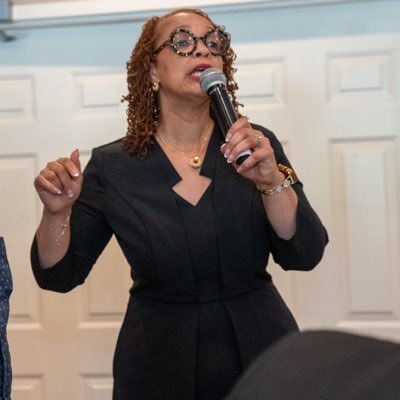 jholman6's profile picture. Retired Educator, Mentor, Soccer Mom⚽️, Zumba Fitness Instructor, AFAA GFI💪🏼, Arts Lover, DST🔺🐘, The Real HU Grad, Chef Holman, Authentically Me!