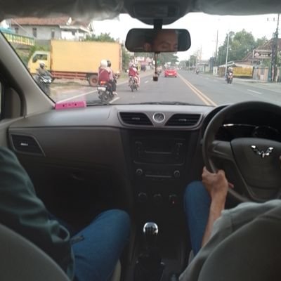 single. ajakin apa gtu
str8, traveller, kuliner 
dm for more