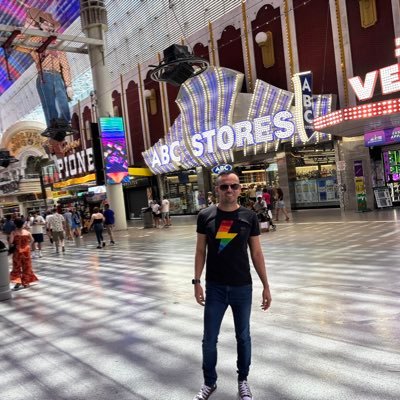 SantiiSM's profile picture. Cuyabro y Shakifan..!!