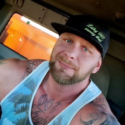 ben_hart420g's profile picture. Don't let the world change your smile, let your smile change the world xox