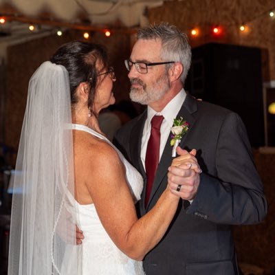 vanc15635's profile picture. Happily married. No DM’s