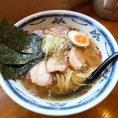 ゲームと飯とその他色々。とても飽きやすいです。中の人は腐っています。自分の心の平穏のためフォローしたり外したり結構する。
※第53代・54代兵庫県知事にあきれています。※
支持政党なし(消極的自民支持傾向はあり)穏健派。ただしデマ撒き政党てめーはだめだ。スタンスは固定をどうぞ。
選挙は表現の自由重視で見ています