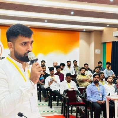 Utkarsh_Speaks_'s profile picture. 