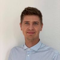 Your coach for implementing AI in everyday business practices. Let’s get practical