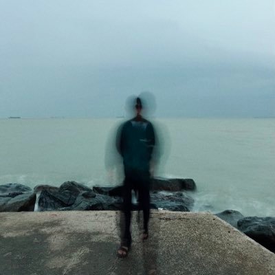 __amrqmr's profile picture. [removed]