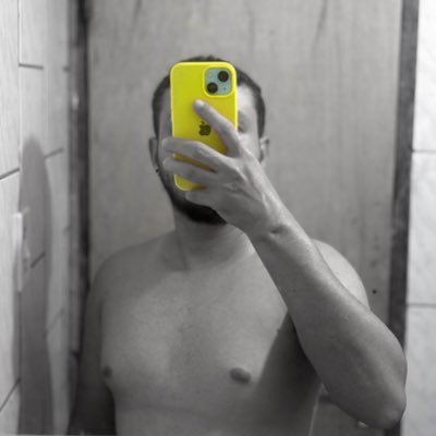 Tentando não levar a vida muito a sério, como me disseram algumas vezes, nem tudo levamos pro peito...