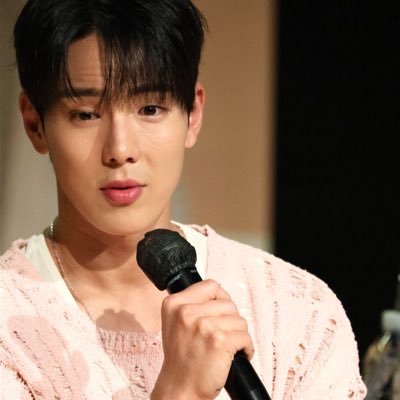 monu_mbb's profile picture. 2n 8기 션채프 갑자기 튀어나와서 말 거는 사람 놀라지 마세요 / INSTA @mbb_zaki