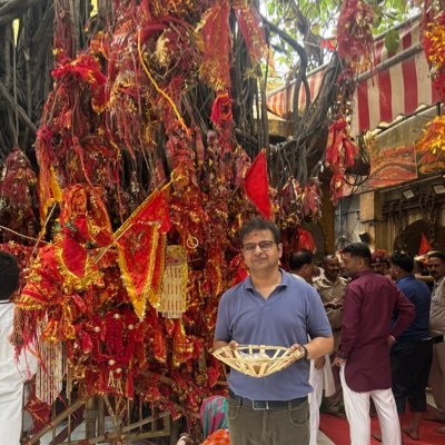 anaesthetist by profession, #music #cricket lover#spirit🥃.❤️work hard party hard. YouTube channel https://t.co/uXUWIlUHYs