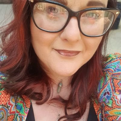 ♡☆♡ Qualified First & Second Degree Angelic Reiki 🔮✨️🕊 nature 🌊🌱🌻🌲 bookshops, B&W film 🎬 Stevie Nicks🎩 💋🔥 nights out 👠 & striking pouty lip💄💋🫶♊️