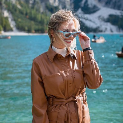 🇺🇸
Like swimming🏊♀️, like yoga, 🧘♀️like the sun and the beach, 🏝🧬be kind☺️, be fair, ⚖️to be honest, like traveling, 🚀long for freedom🌍