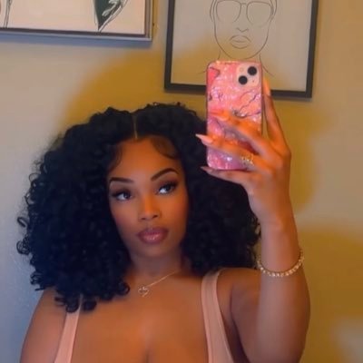 I don’t chase 💅, I attract 😍🥰💄🫦 Black queen energy
