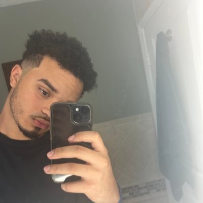 Gotta_luvb's profile picture. Here for a good time not a long time #ravensflock #MiamiHeat https://t.co/CmI9f2kJ0d