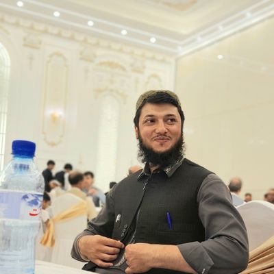 عبدالحمید رادمنش از شهرستان کشم اوستان بدخشان تحصیلات ابتدایی کشور ایران چون متولد ایران است و تحصیلات متوسط ولایت بدخشان و تحصیلات دانشگاه یی دانشگاه تخار