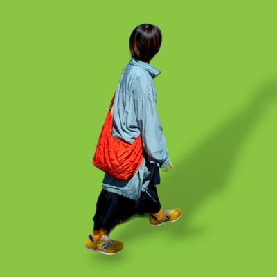 fryflyfly's profile picture. 服が身体にしっくりこないままでは外に出られない　筑波情報学B4（身体知と芸術表現研究室）/ 纏う🍃 / 日記 / 記録 / 一人称研究 / ABR / 体感ドローイング