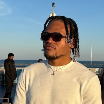 22 | took one app to $800K solo, had another acquired. launching sumn new