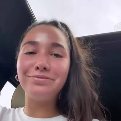 karinaroy30's profile picture. 