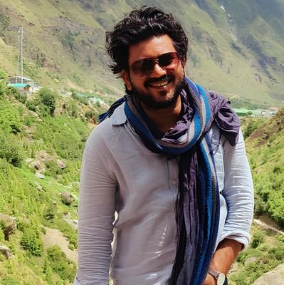 पशूनां पतिं पापनाशं परेशं
गजेन्द्रस्य कृत्तिं वसानं वरेण्यम्।
जटाजूटमध्ये स्फुरद्गाङ्गवारिं
महादेवमेकं स्मरामि स्मरारिम्। जय महाकाल 🙏🏻