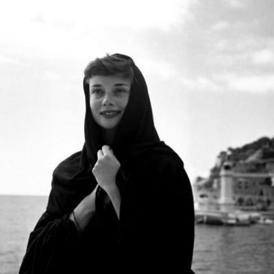 mahaalwaleed_'s profile picture. انا الي ابكي كليوم .