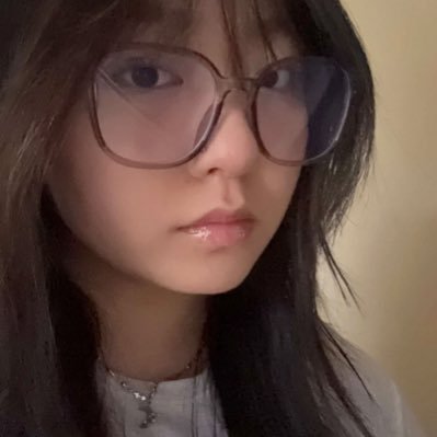 angelcrossings's profile picture. may it never falter @chilldylll