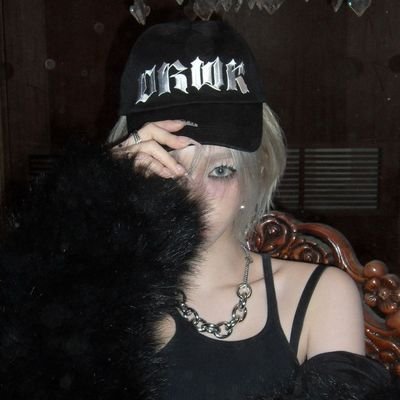 viernnaa's profile picture. ☆ ! 0046 — INFJ ⋆｡𖦹 || #ddeungromi 💌🐈💭 •°‧★ || mostly enhyspa ♡