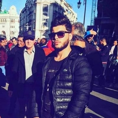 مبحبش الوداع مبحبش كلمه سلام مبحبش اشوف حد ماشي مبحبش أسلم ع حد مسافر مبحبش النهايات بكل انواعها. ^_________^