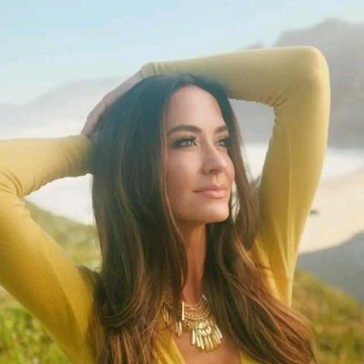 Country Girls! (Who Runs The World)Out Now!
Listen Here: https://sl.cmdshft. com/CountryGirls